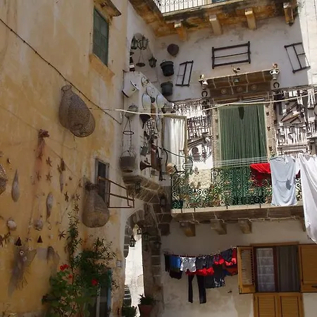 Ws Centro Storico Lupo غالّيبولي